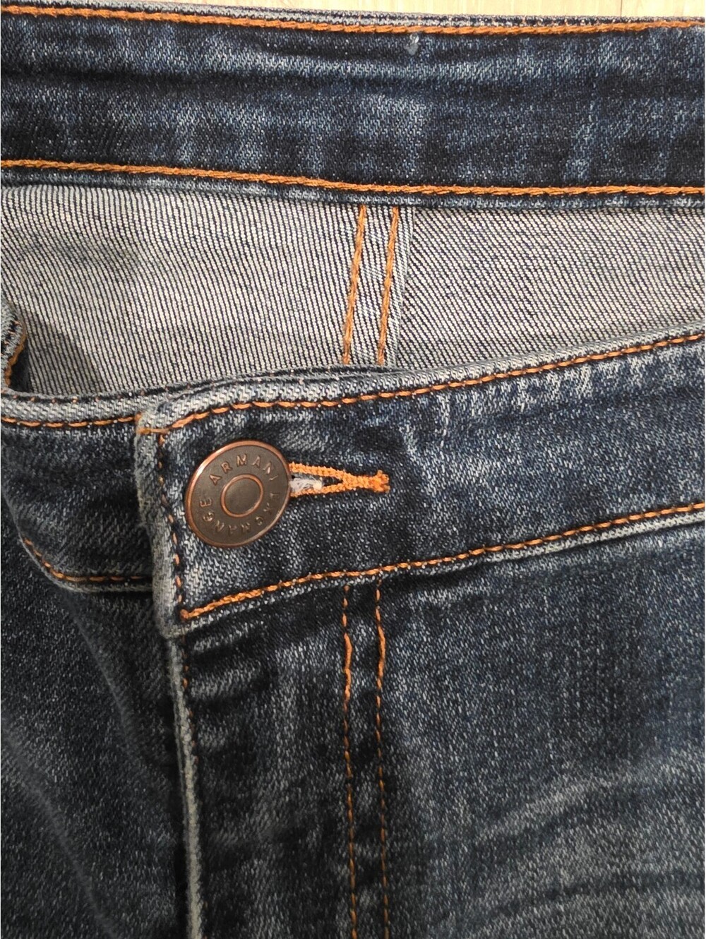 Armani Exchange Women's J12 “Jegging Lift-Up” jeans,Size 32 - Picture 3 of 9